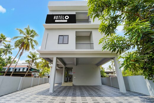 Super Hotel O Nettoor Junction Kochi Formerly Radhika Residency