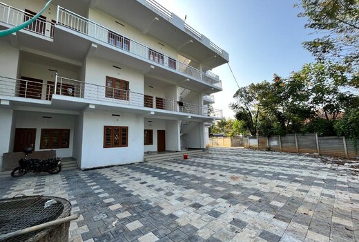 Biriyomz Residency, Kalpatta, Munderi, Low Cost Rooms and Deluxe Apartment