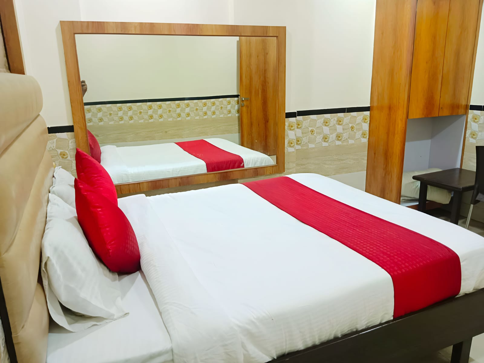 HOTEL VISHWADARSHAN LODGING AND BOARDING