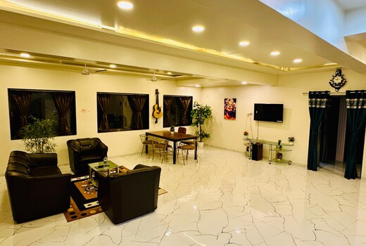 Hotel Aradhya
