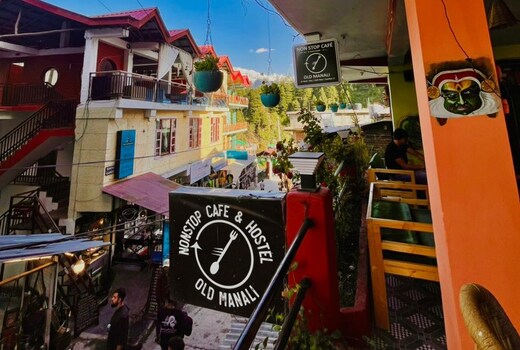 NONSTOP Cafe and Homestay
