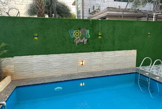 Joy Suites Wastrova