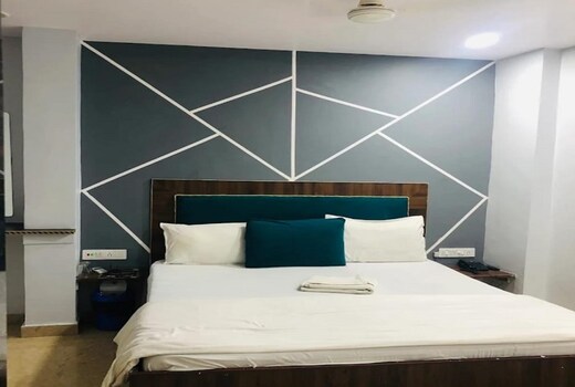 Hotel MJ Heights