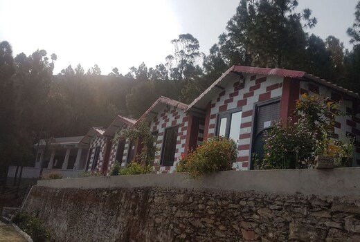 Pine Tree Resort Ghurdauri