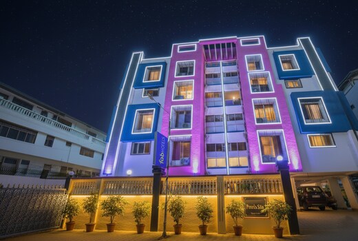 FabHotel Golden Leaf II