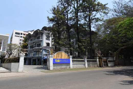 FabHotel Rest Inn