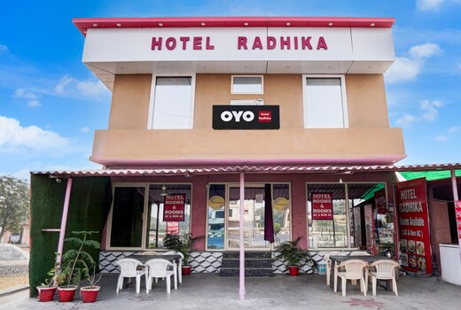 HOTEL O RADHIKA