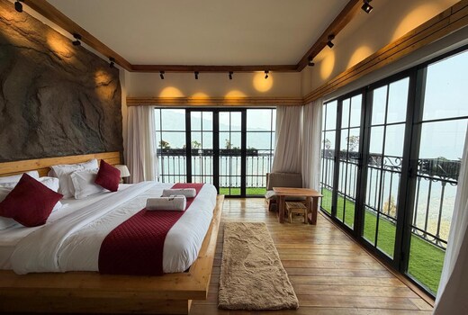 Evri Hotel and Resorts