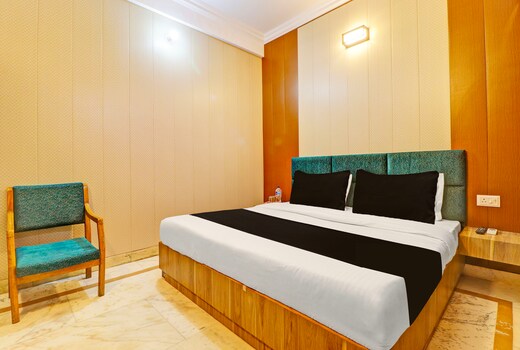 Hotel O Dolphin
