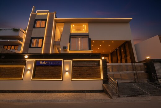 FabHotel Villa De Benares - Nr. Tulsi Manas Mandir
