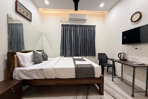 Lux Rooms & Serviced Apartments