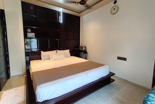 HOTEL JOY GURU INN