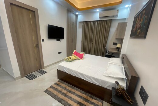 Bright cozy studio Ufairia mall