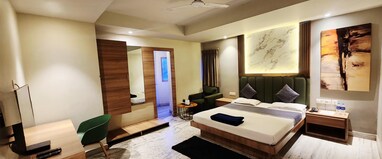 Hotel The Crest