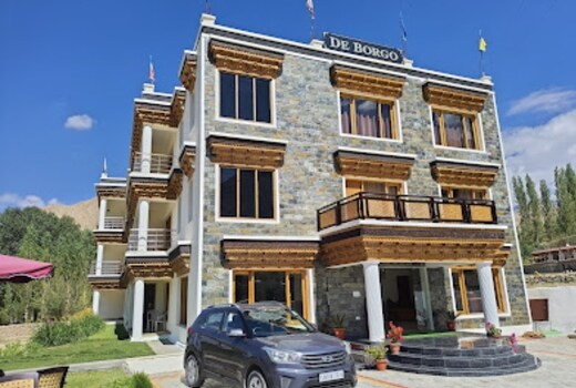 DE BORGO HOTEL