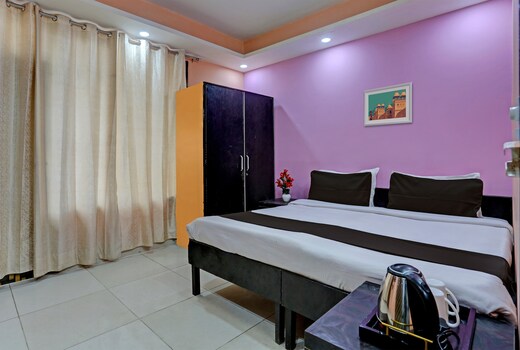 Hotel O Rsk Crown Plaza