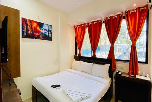 Deluxe Inn