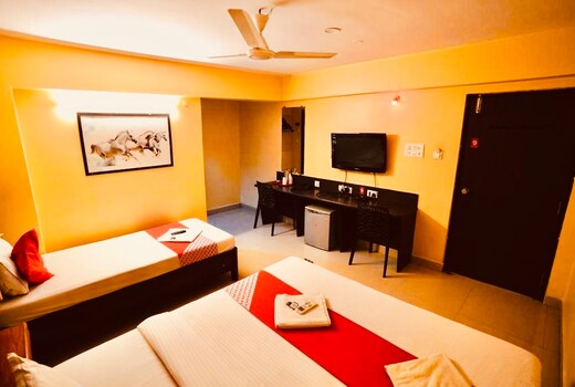 Hotel Kanha Grand