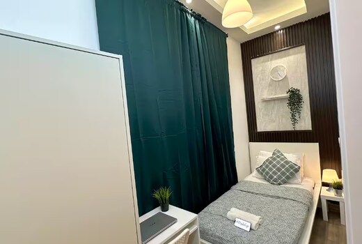 Comforable Compact Room in Tecom Near Metro