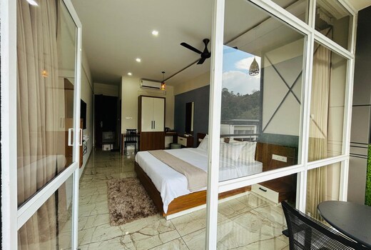 Dream Wagon Hotel