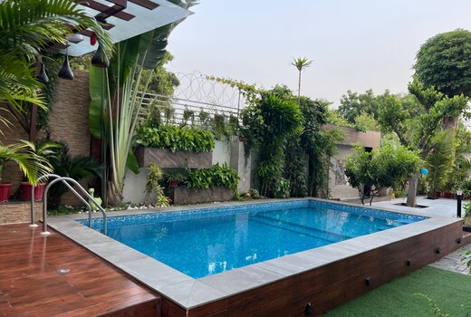 Luxury Stay Private Home with Jacuzzi Pool