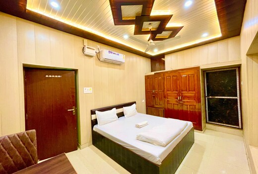 Dev Villa Guest House
