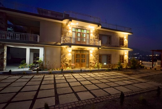 Mountain View luxury getaway - 2BHK | Hyanki Villa