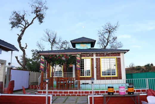 Shivar Farm House & Lawn