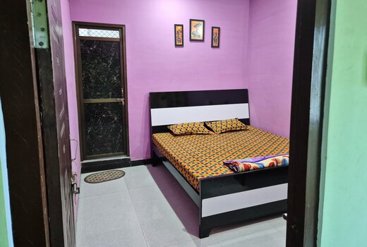 Shri Narvadeshwar Nath Guest House