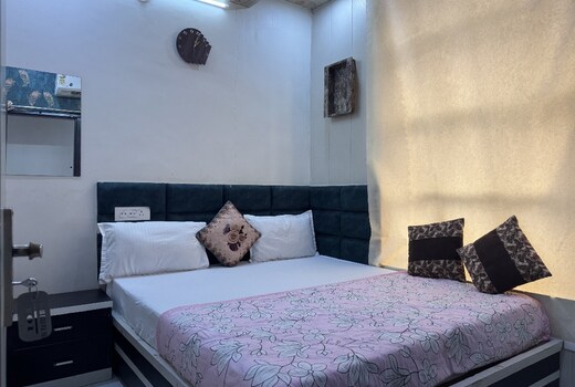 THE KWALITY RESIDENCY