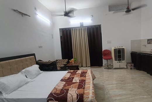 Neelambar Homestay