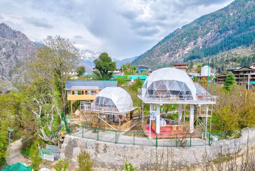 Regal Retreat Resort - A Mixture of Glamp & Tree House