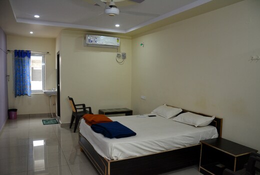 HOTEL SANTOSH GRAND
