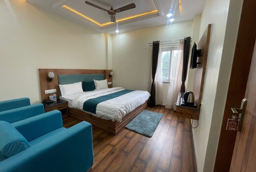 Hotel Devlok Inn