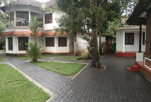 Lovedale Lakeside Homestay | Rooms & Chef