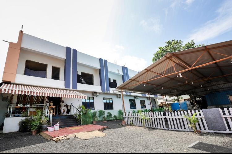 Hotel Sai Restaurant & House