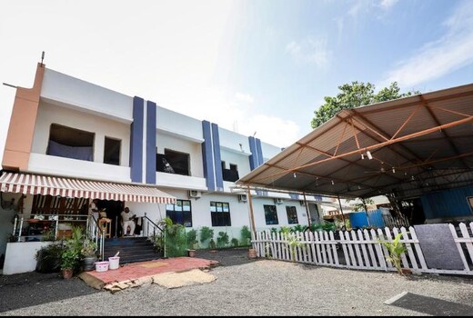 Hotel Sai Restaurant & House