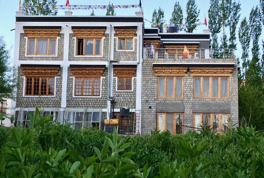 Heschuk Guest House