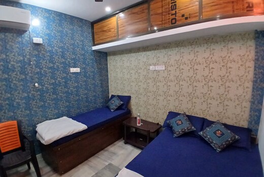 Kashvi Guest House