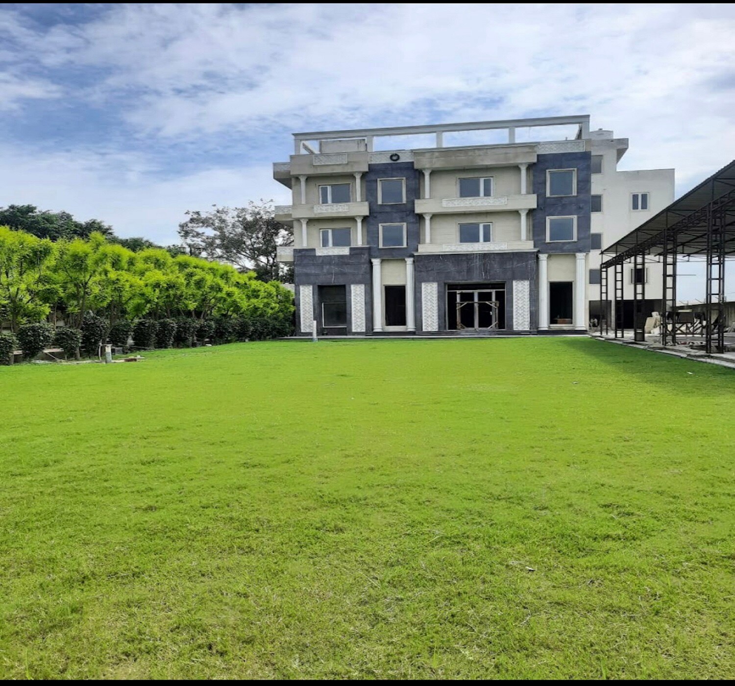 SUKHSAROJ HOTEL & RESORTS