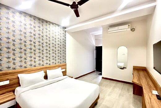 Hotel Convivial Paradise