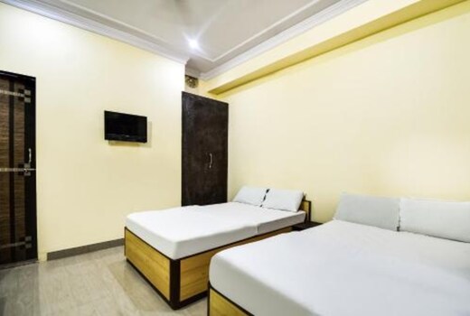 HOTEL TEEJ AND RESTAURANT