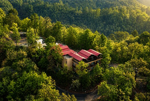 Aavaas Hill Resort