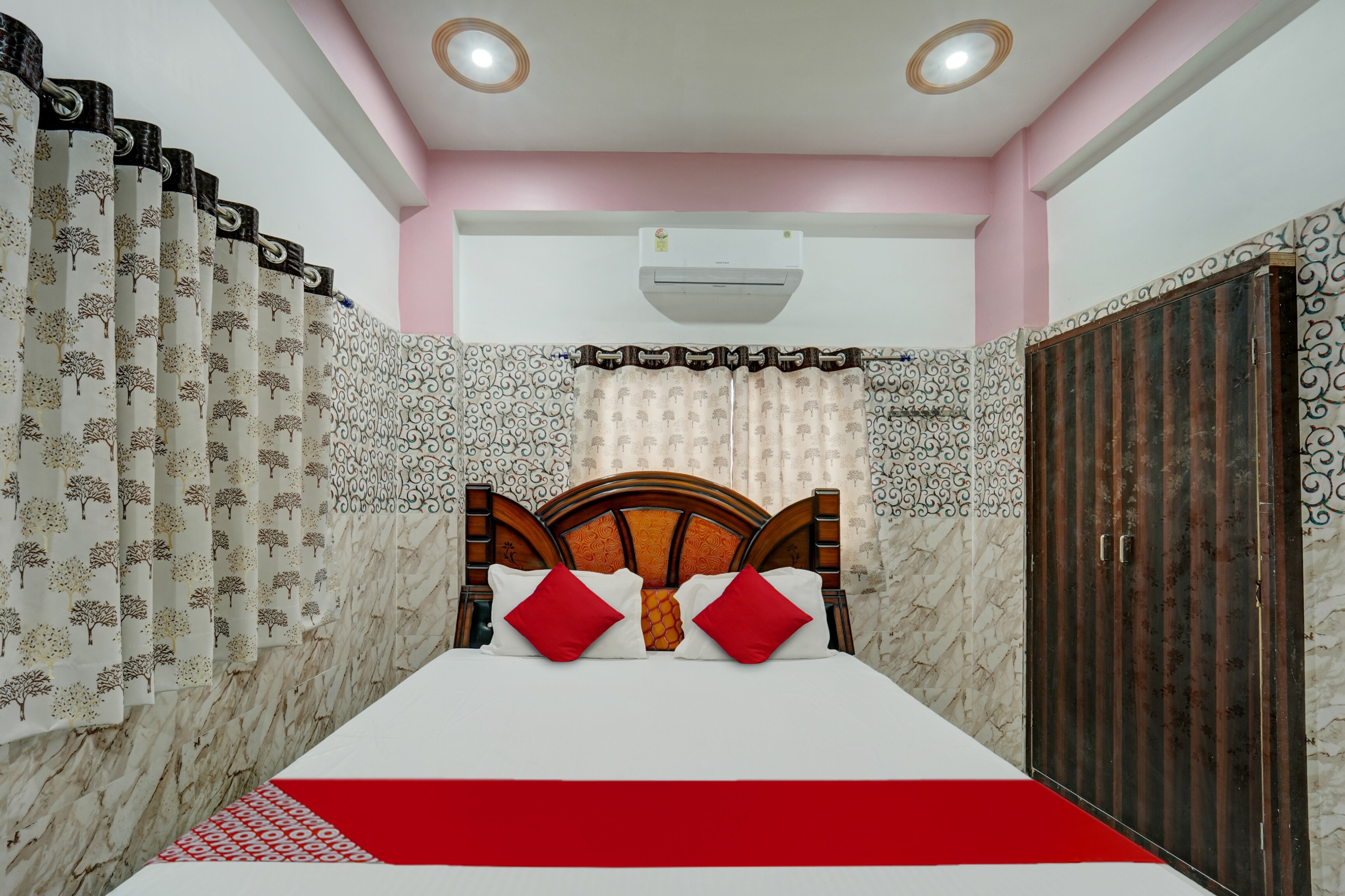 Hotel O Gaurav International