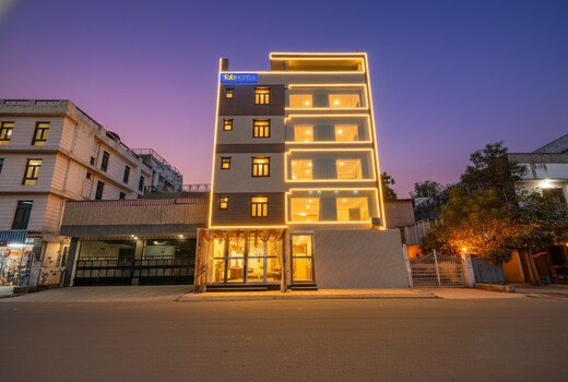 FabHotel Mona International
