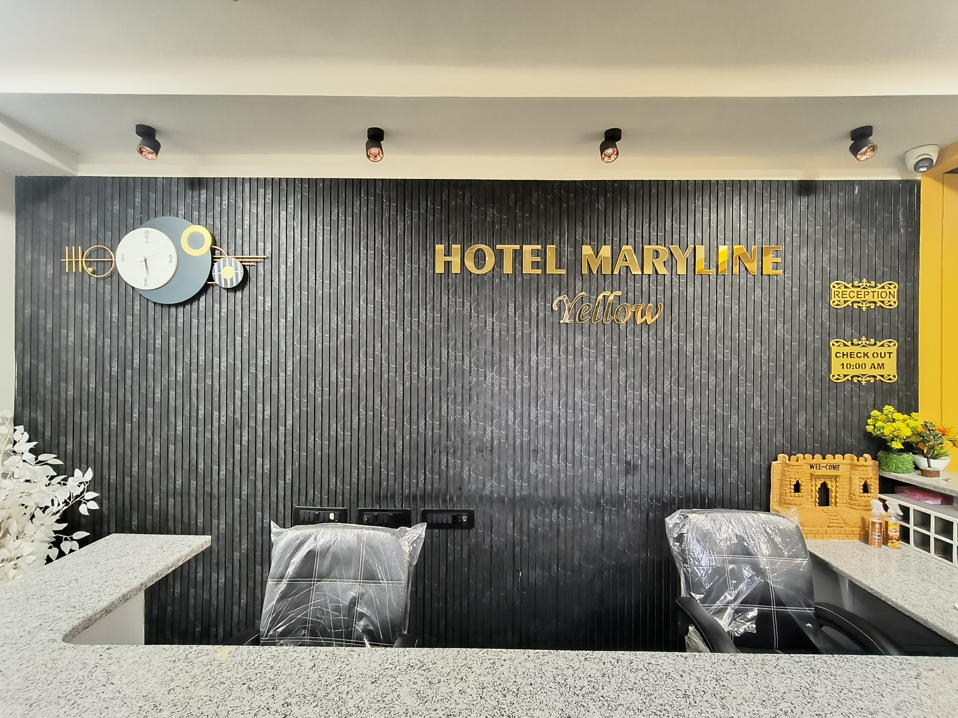 Hotel Maryline Yellow