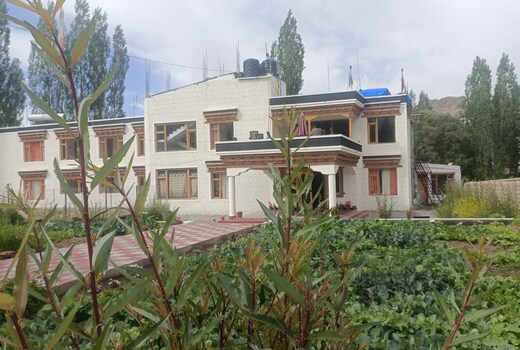 Dzi Guest House