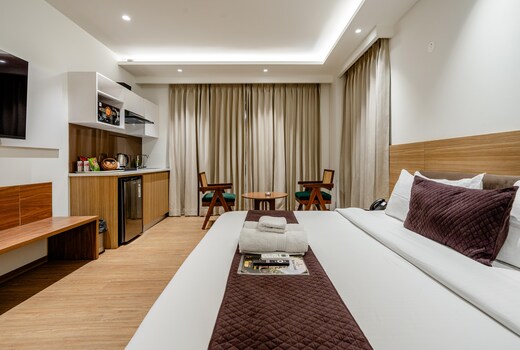 ARISTO GRAND SELECT GOLF COURSE ROAD