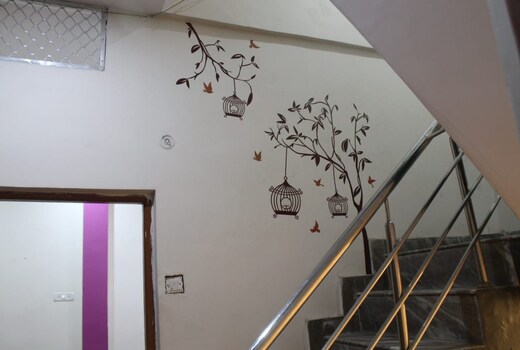 Relax Paying Guest House Hostel
