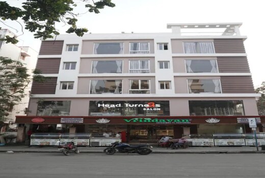 FabHotel Silverstone Villa